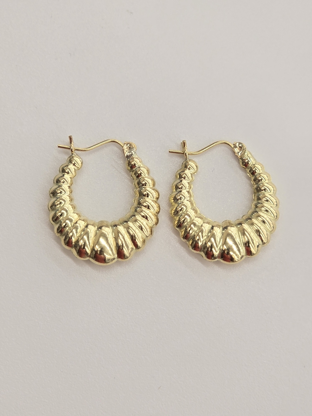 10kt Real Gold Shrimp Style Hoop Earring
